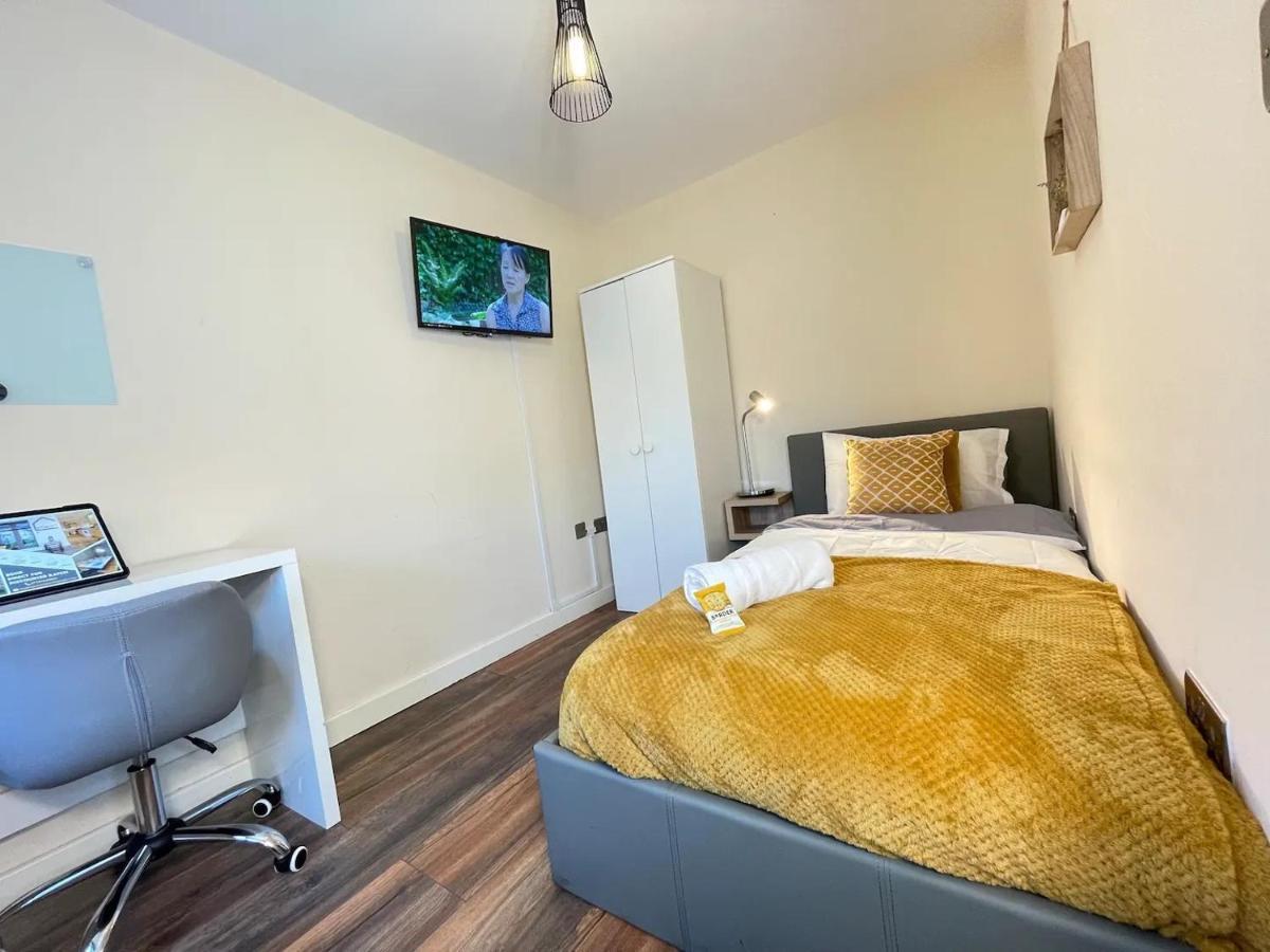 Chic Manchester Townhouse Near Old Trafford Bagian luar foto